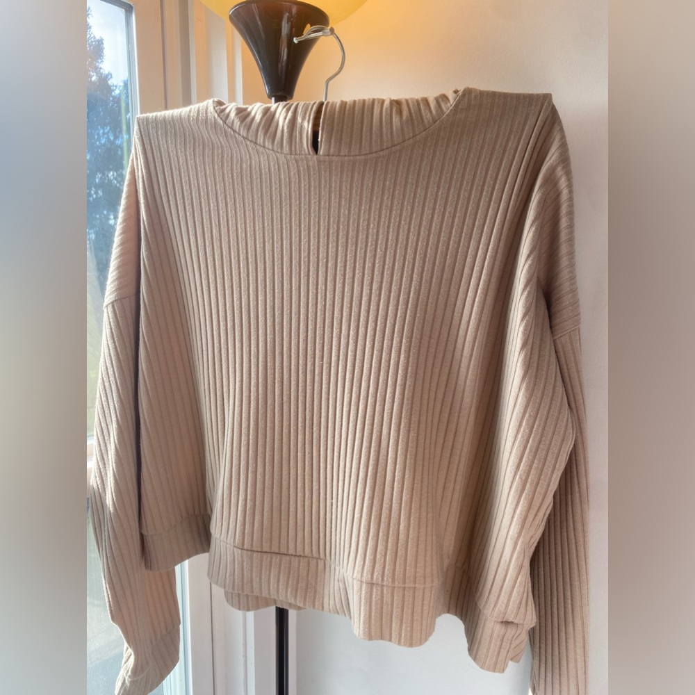 FOREVER 21+ HOODED CROPPED RIBBED SHIRT